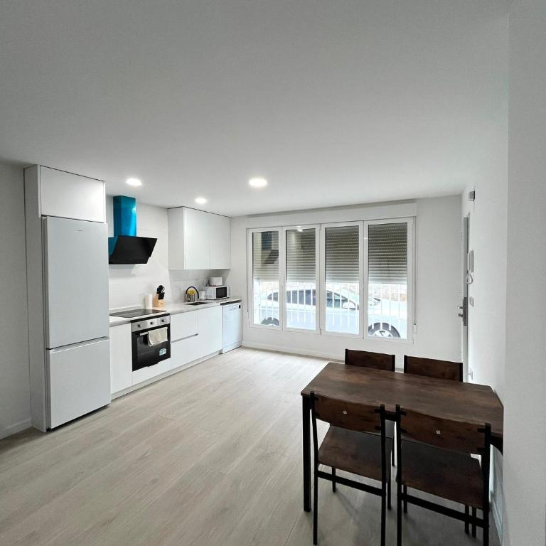 Apartamentos Luna Smart Alicante - Studio Apartment with One Double Bed - 1