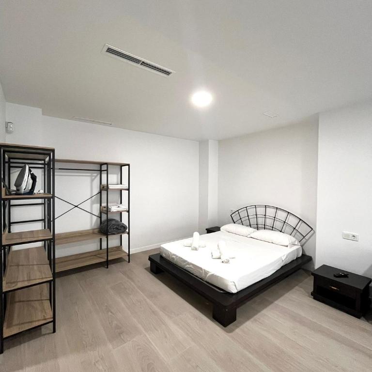 Apartamentos Luna Smart Alicante - Studio Apartment with One Double Bed - 5