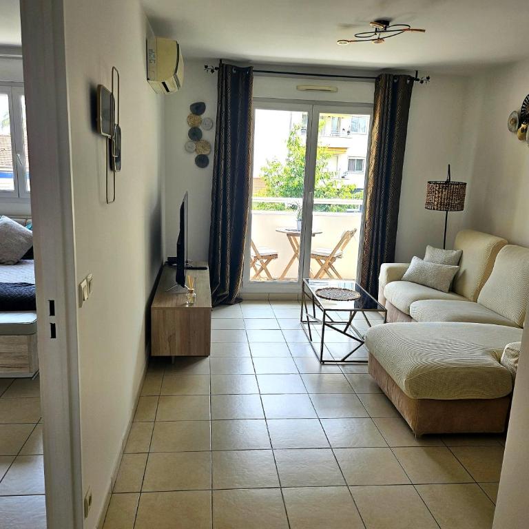 Cosy T2 1-Min Walk to Promenade des anglais & Beach, Sea View - Appartement avec Vue et Balcon - 3