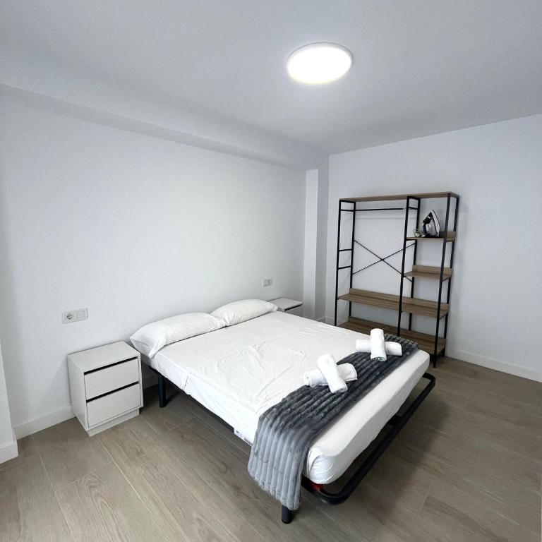 Apartamentos Luna Smart Alicante - Two-Bedroom Apartment - 8