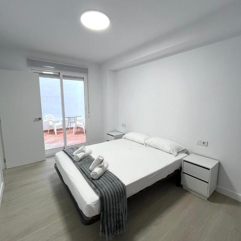 Apartamentos Luna Smart Alicante - Two-Bedroom Apartment with Balcony - 4