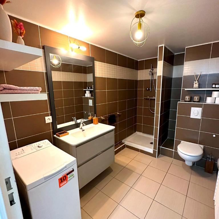 Cosy Apartment, 1 Min Walk to Beach, Heart of Juan-les-Pins - Appartamento - 3