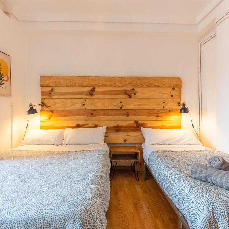AtuaireHome Hostal en el centro de Burgos - Habitación Triple con baño privado - 9