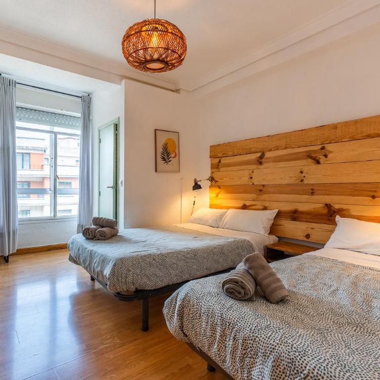 AtuaireHome Hostal en el centro de Burgos - Habitación Triple con baño privado - 11