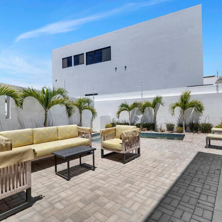 Stunning & Beautiful House with Private Pool - Casa - 10