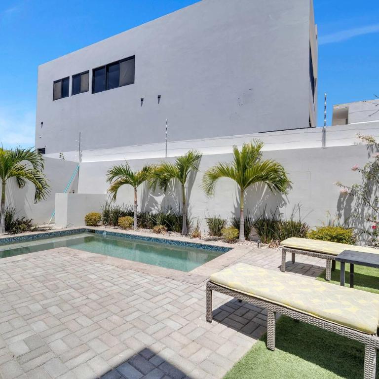 Stunning & Beautiful House with Private Pool - Casa - 31