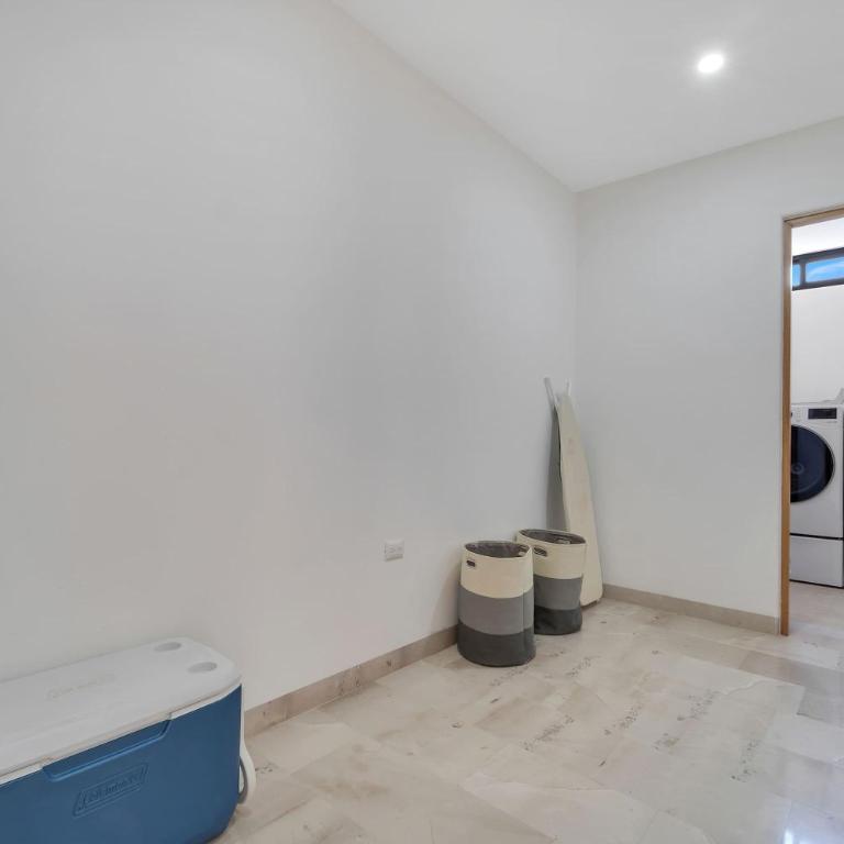 Stunning & Beautiful House with Private Pool - Casa - 32