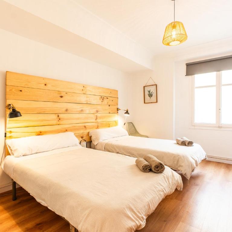 AtuaireHome Hostal en el centro de Burgos - Habitación Doble con baño compartido - 8