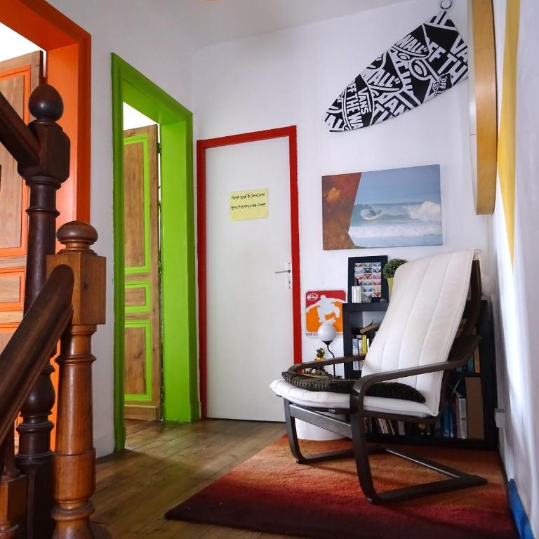 h2oholidays surf hostel - Chambre Double ou Lits Jumeaux - Vue sur Ville - 2