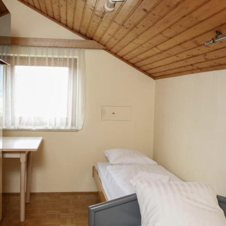 Apartment Karawankenblick with Lake View - Free Parking - Haus mit 7 Schlafzimmern - 2