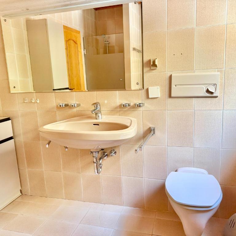 Apartment Karawankenblick with Lake View - Free Parking - Haus mit 7 Schlafzimmern - 9