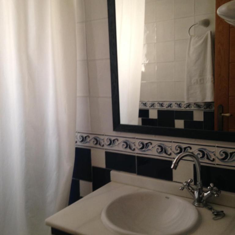 Hostal Aranda - Habitación Doble con balcón - 1ª planta - 1