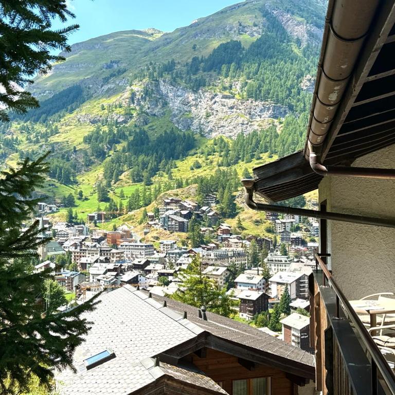 Hotel Alpenroyal - Standard Doppelzimmer mit Balkon oder Terrasse im Erdgeschoss - 4