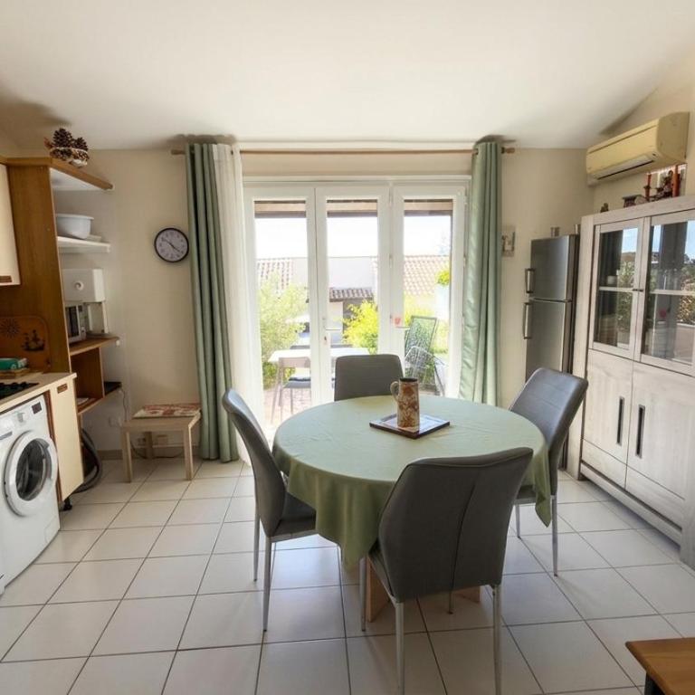 AIG186 Charmant T2 Mezzanine avec terrasse ensoleillée Parking Wifi et Clim - Appartamento - 1