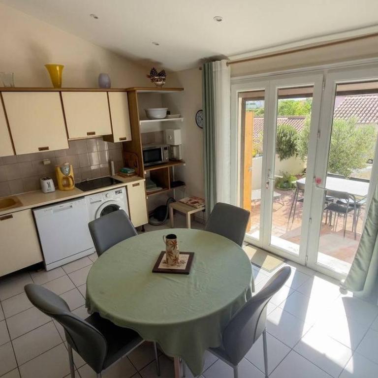 AIG186 Charmant T2 Mezzanine avec terrasse ensoleillée Parking Wifi et Clim - Appartamento - 3