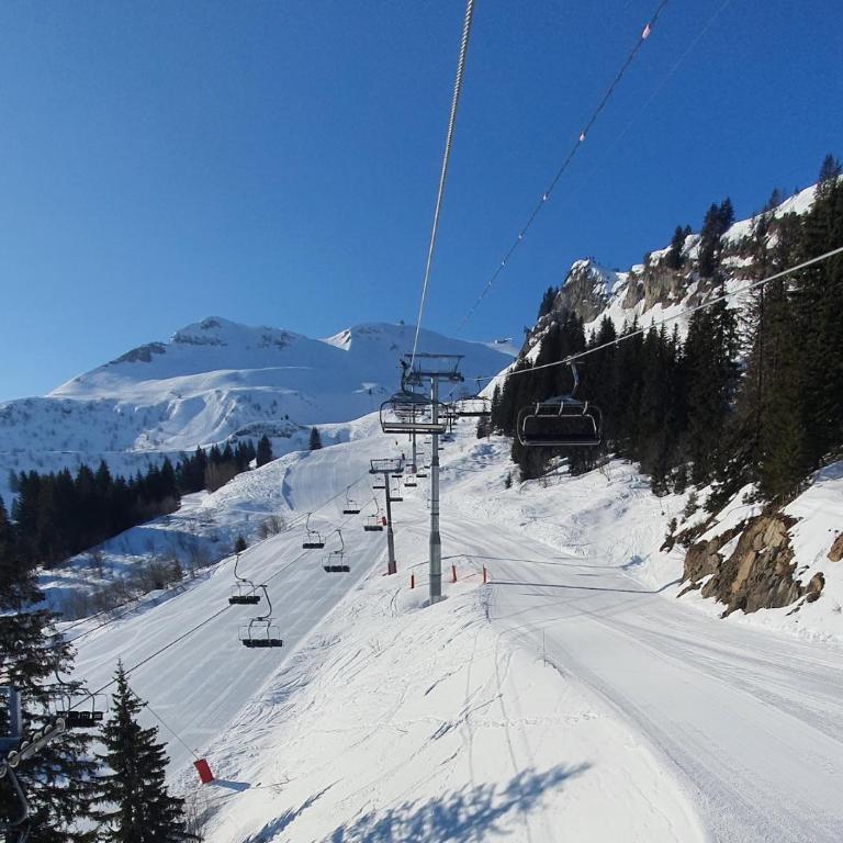 Appartement neuf proche ski, lac et centre village - Apartment mit 2 Schlafzimmern und Terrasse - 24