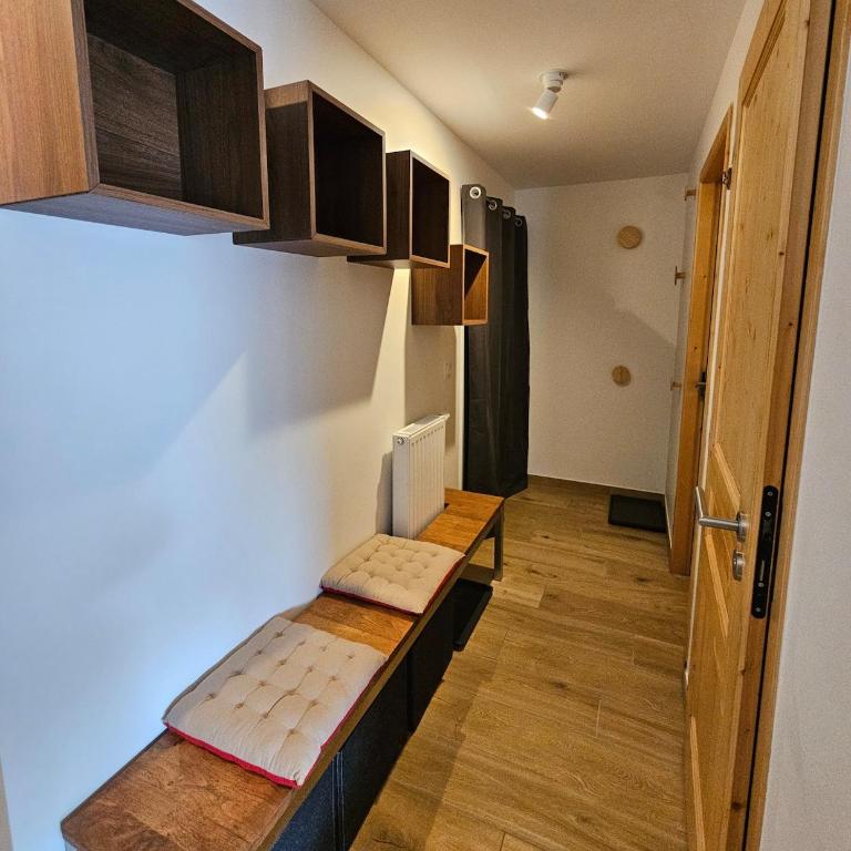 Appartement neuf proche ski, lac et centre village - Apartment mit 2 Schlafzimmern und Terrasse - 20