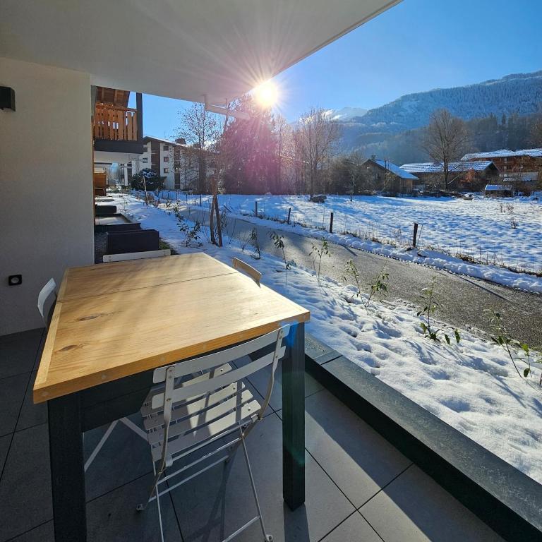 Appartement neuf proche ski, lac et centre village - Apartment mit 2 Schlafzimmern und Terrasse - 21