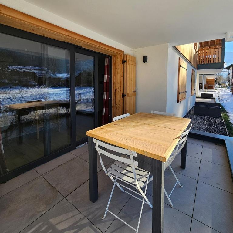 Appartement neuf proche ski, lac et centre village - Apartment mit 2 Schlafzimmern und Terrasse - 9