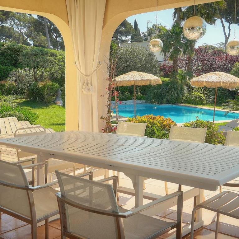 FRGK Villa Claude Juan-les-Pins Luxury Stay with Pool & Ultra-Fast Wi-Fi - Villa - Vue sur Mer - 7