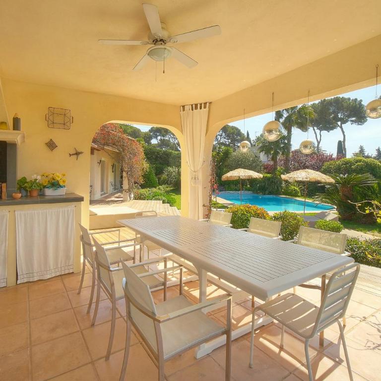 FRGK Villa Claude Juan-les-Pins Luxury Stay with Pool & Ultra-Fast Wi-Fi - Villa - Vue sur Mer - 8