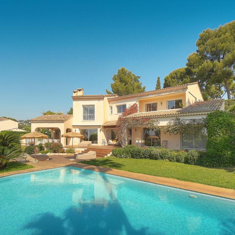 FRGK Villa Claude Juan-les-Pins Luxury Stay with Pool & Ultra-Fast Wi-Fi - Villa - Vue sur Mer - 10