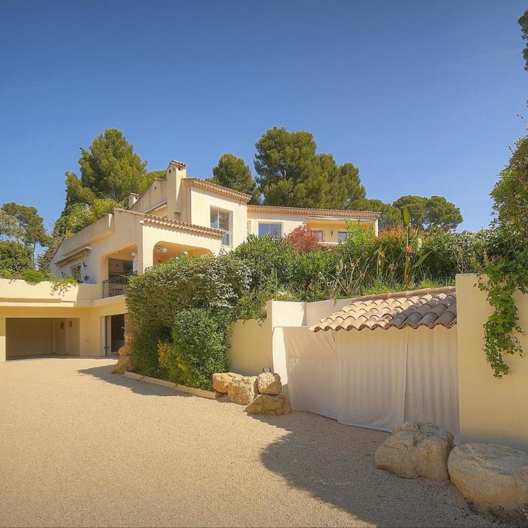 FRGK Villa Claude Juan-les-Pins Luxury Stay with Pool & Ultra-Fast Wi-Fi - Villa - Vue sur Mer - 19