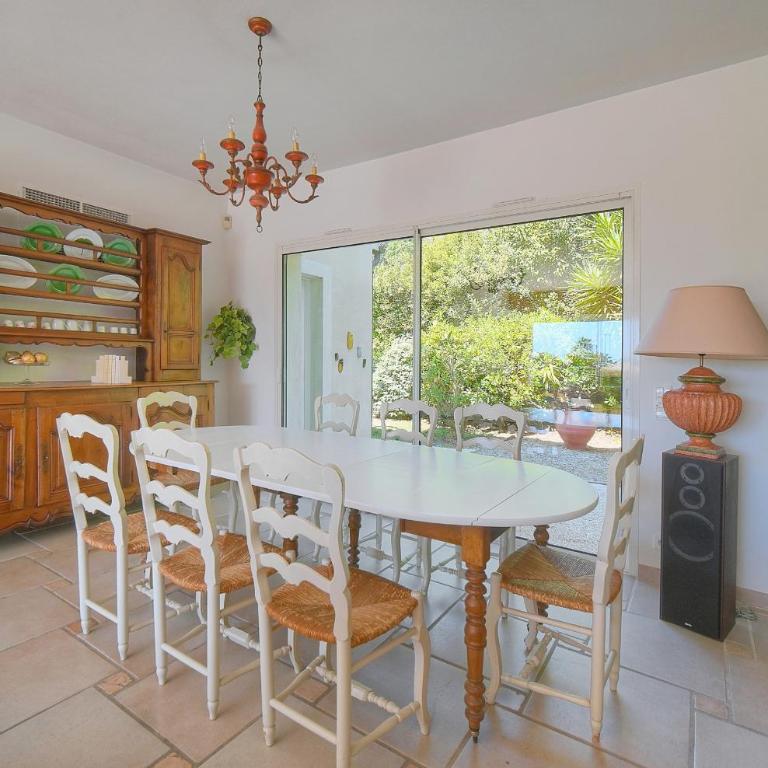 FRGK Villa Claude Juan-les-Pins Luxury Stay with Pool & Ultra-Fast Wi-Fi - Villa - Vue sur Mer - 25