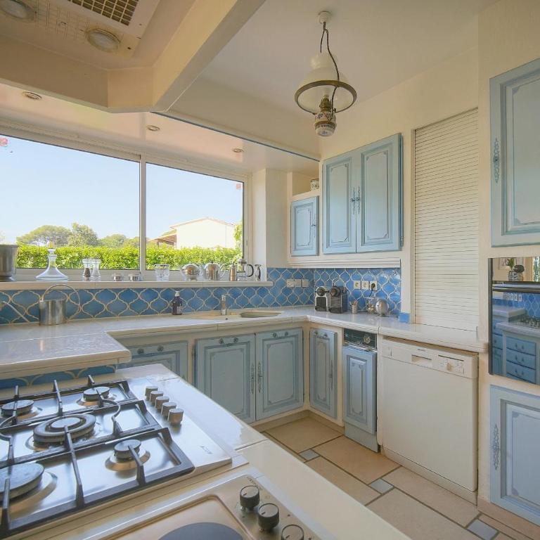 FRGK Villa Claude Juan-les-Pins Luxury Stay with Pool & Ultra-Fast Wi-Fi - Villa - Vue sur Mer - 26