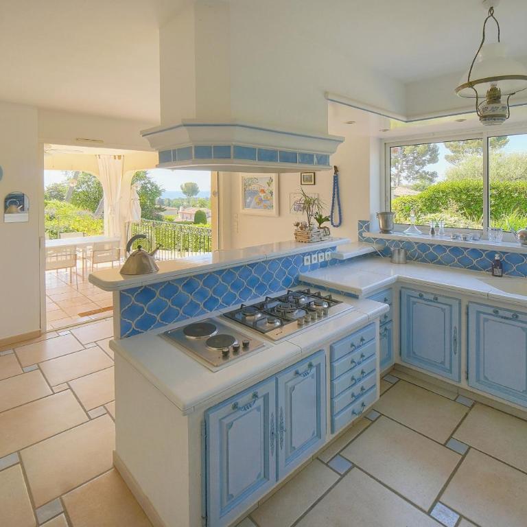 FRGK Villa Claude Juan-les-Pins Luxury Stay with Pool & Ultra-Fast Wi-Fi - Villa - Vue sur Mer - 34