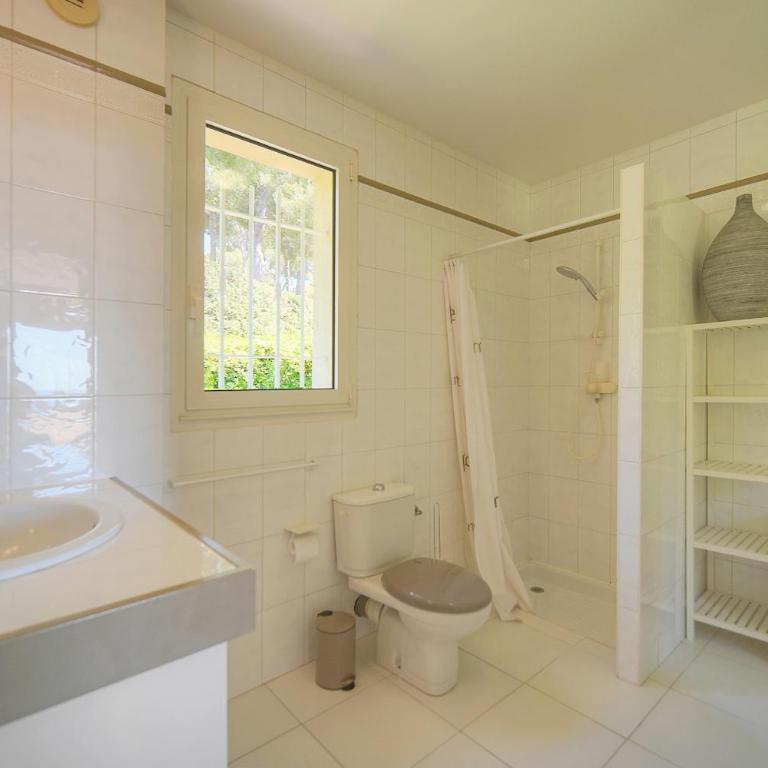 FRGK Villa Claude Juan-les-Pins Luxury Stay with Pool & Ultra-Fast Wi-Fi - Villa - Vue sur Mer - 65