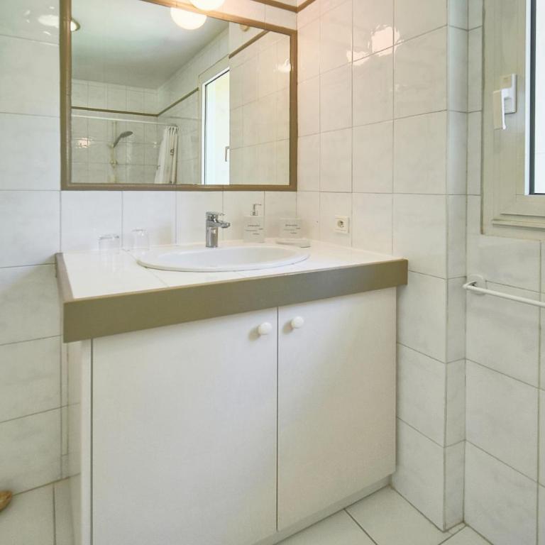 FRGK Villa Claude Juan-les-Pins Luxury Stay with Pool & Ultra-Fast Wi-Fi - Villa - Vue sur Mer - 70