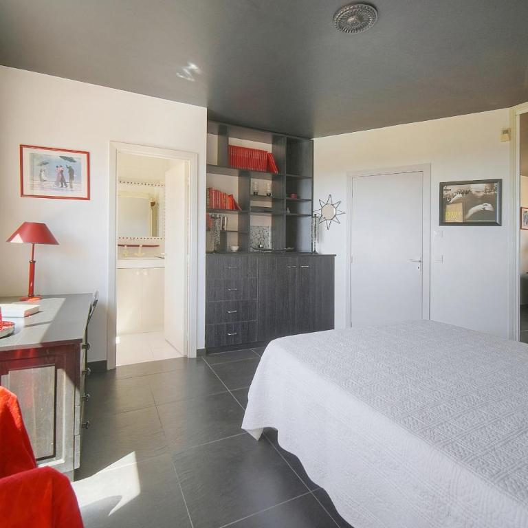 FRGK Villa Claude Juan-les-Pins Luxury Stay with Pool & Ultra-Fast Wi-Fi - Villa - Vue sur Mer - 81