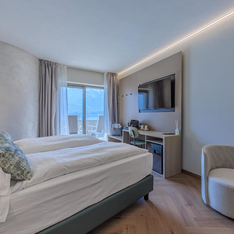 Relax Hotel Villa Gardenia & Villa Oleandra - Panoramic Double or Twin Room with Lake View - 20