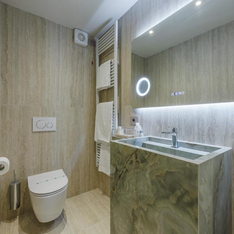 Relax Hotel Villa Gardenia & Villa Oleandra - Panoramic Double or Twin Room with Lake View - 18