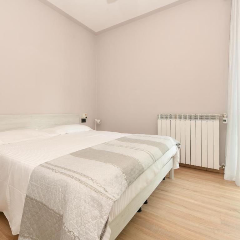 Residenza Adriana - Relax, Piscina e 2 Camere a Sirmione - Appartamento con 2 Camere da Letto - 10