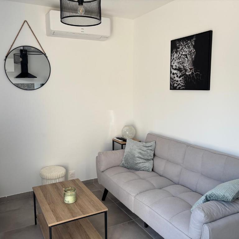 la pause detente, villa climatisée avec jardin et parking privés, à 5 mn de la mer, au calme - Casa con 1 dormitorio - 12