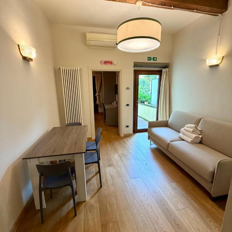 Serragli Luxury Casa Di Annusca - Camera Familiare - 1