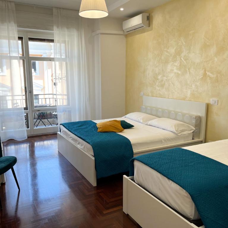 Dimora 29 B&B-Apartment Salerno - Camera Tripla con Balcone - 1