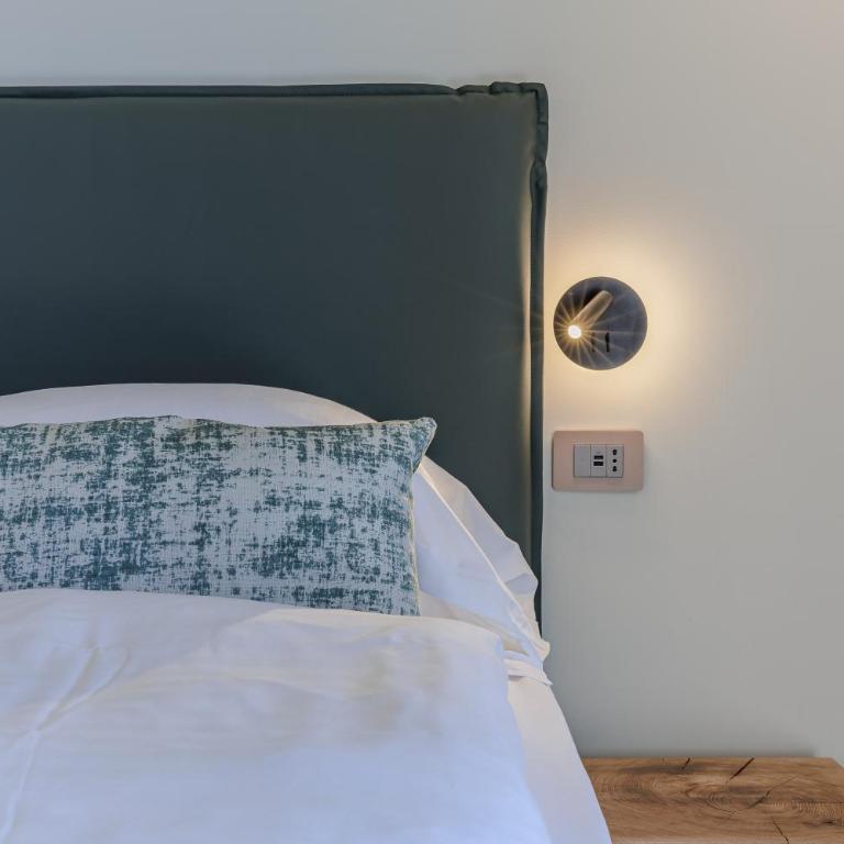 Relax Hotel Villa Gardenia & Villa Oleandra - Panoramic Double or Twin Room with Lake View - 12