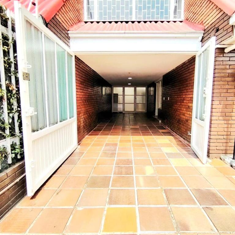 Spacious house near Zona T and Parque de la 93 - Four-Bedroom Vacation Home - 9