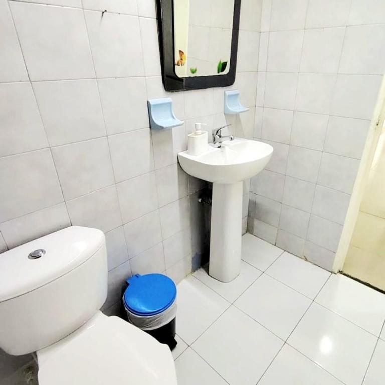 Spacious house near Zona T and Parque de la 93 - Four-Bedroom Vacation Home - 10