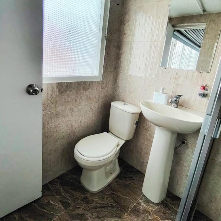 Spacious house near Zona T and Parque de la 93 - Four-Bedroom Vacation Home - 17