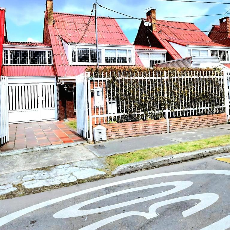 Spacious house near Zona T and Parque de la 93 - Four-Bedroom Vacation Home - 19