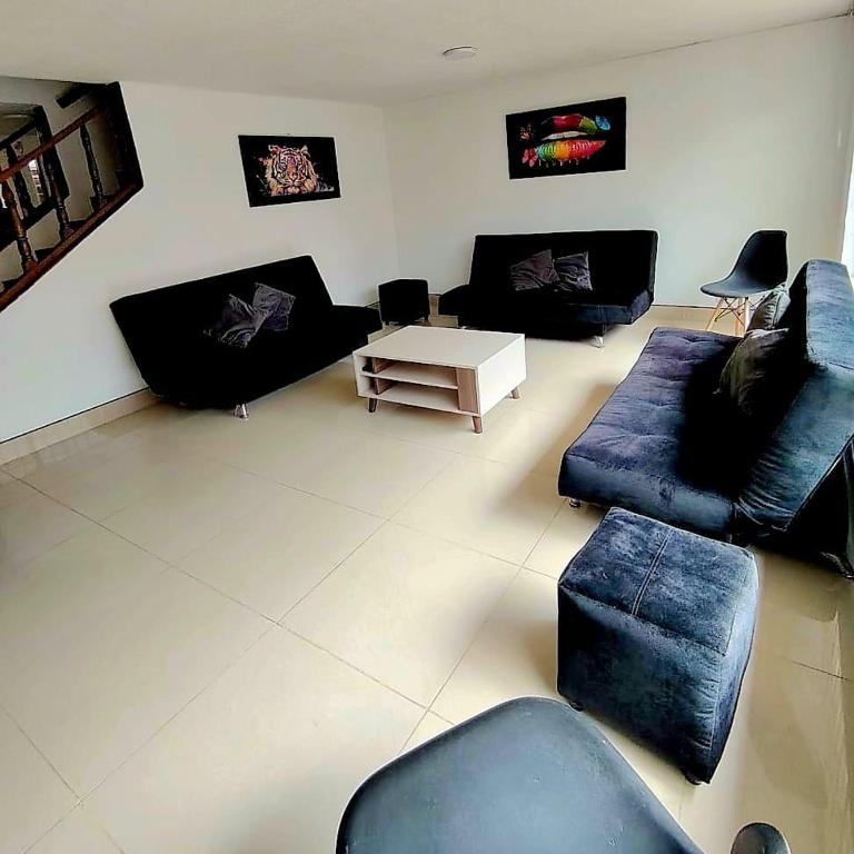 Spacious house near Zona T and Parque de la 93 - Four-Bedroom Vacation Home - 55