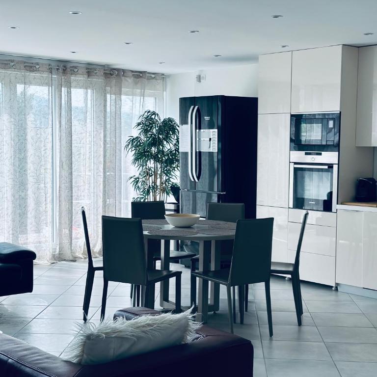 Grand appartement lumineux cosy - Appartement 2 Chambres - 8