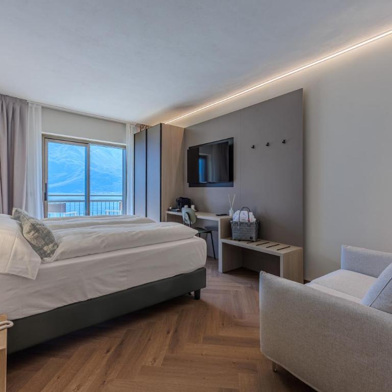 Relax Hotel Villa Gardenia & Villa Oleandra - Panoramic Double or Twin Room with Lake View - 4