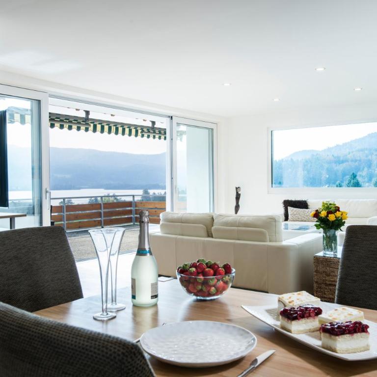 Große Ferienwohnung mit Seeblick nahe Wörthersee Ideal für Familien & Gruppen - Deluxe Apartment mit 3 Schlafzimmern, Terrasse und Seeblick - 2