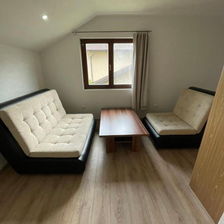 Melina - Three-Bedroom House - 9