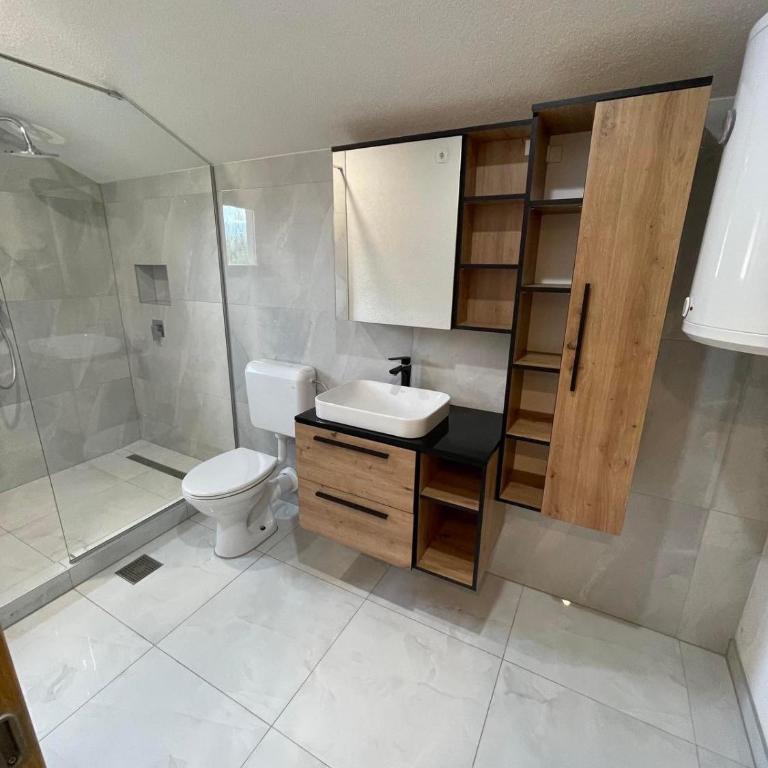 Melina - Three-Bedroom House - 12